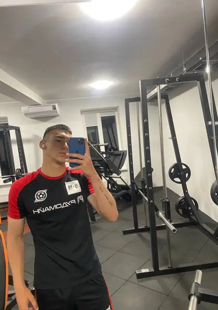 Я Андрей, 20, знакомлюсь для общения в Кривом Роге