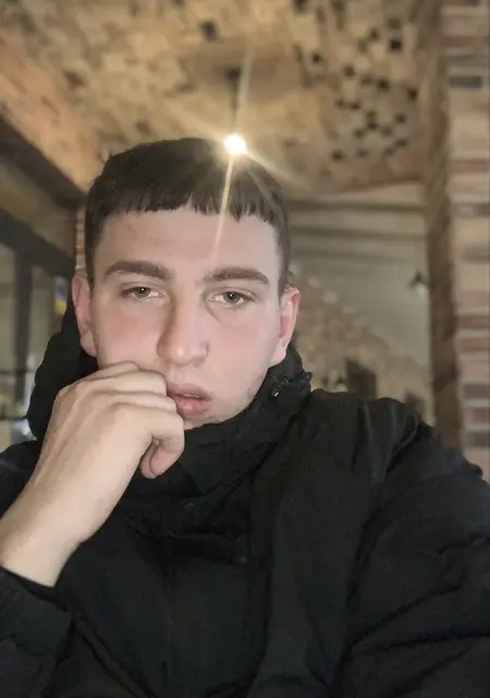 Дені из Киева, ищу на сайте знакомства на одну ночь