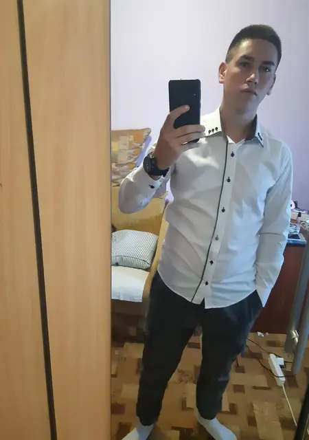 Даня из Мелитополя, ищу на сайте знакомства на одну ночь