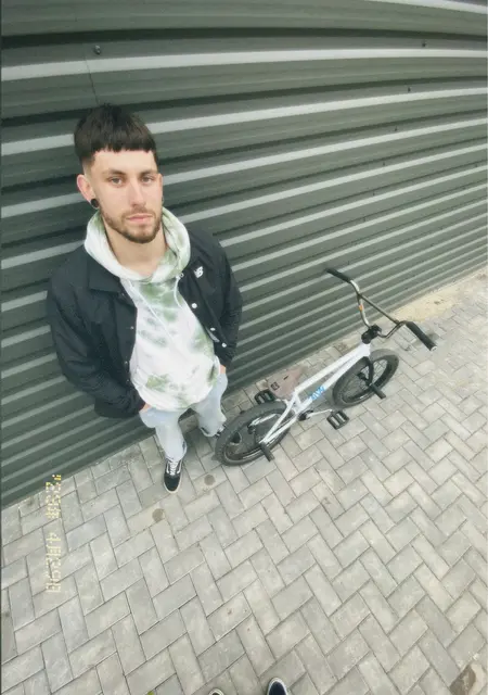 Вадим из Кривого Рога, мне 25, познакомлюсь без обязательств