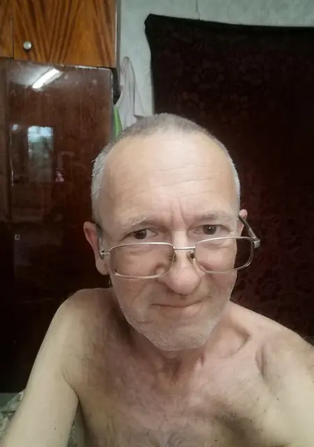 Костя из Николаева, ищу на сайте знакомства на одну ночь