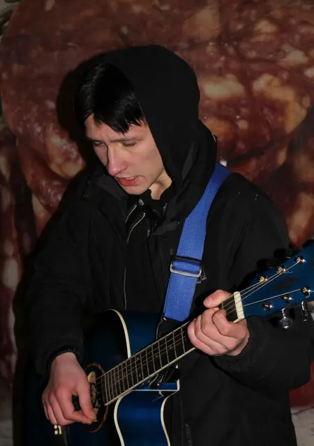 Я Дмитрий, 22 років з Краматорська, шукаю знайомства без зобов'язань