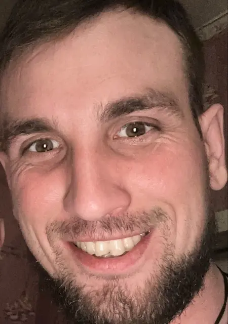 Я Андрей, 29 років з Харкова, шукаю знайомство для відкриті стосунки