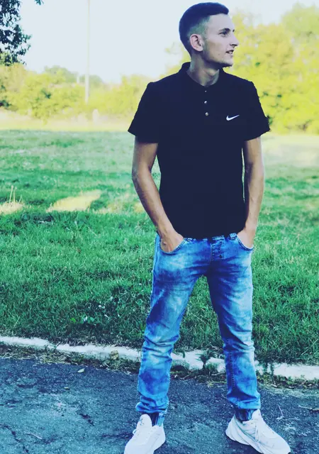 Я Дима, 24, из Ровно, ищу знакомство для вирта