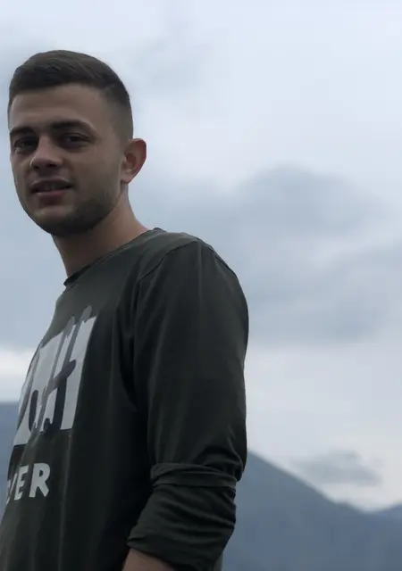 Сергій из Черновцов, мне 27, познакомлюсь для дружбы