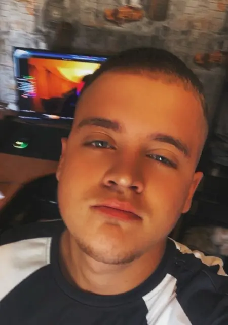 Andris из Даугавпилс, мне 23, познакомлюсь на одну ночь