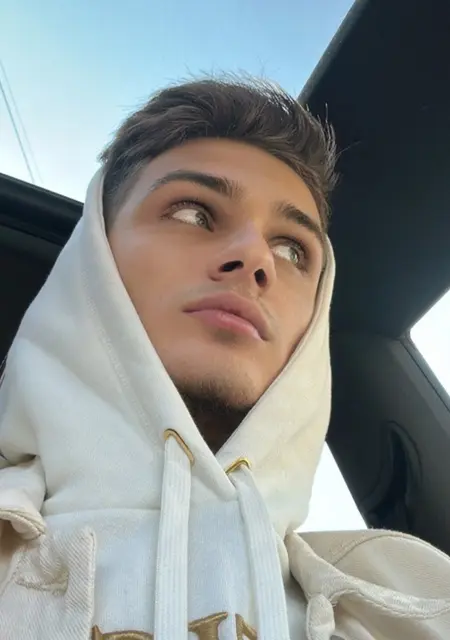 Я Konstantin, 27 років, знайомлюсь без зобов'язань у Одесі