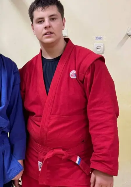 Я Глеб, 19, знакомлюсь без обязательств в Макеевке