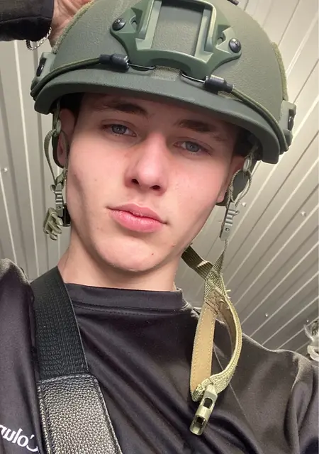 Я Данил, 18, из Одессы, ищу знакомство для общения