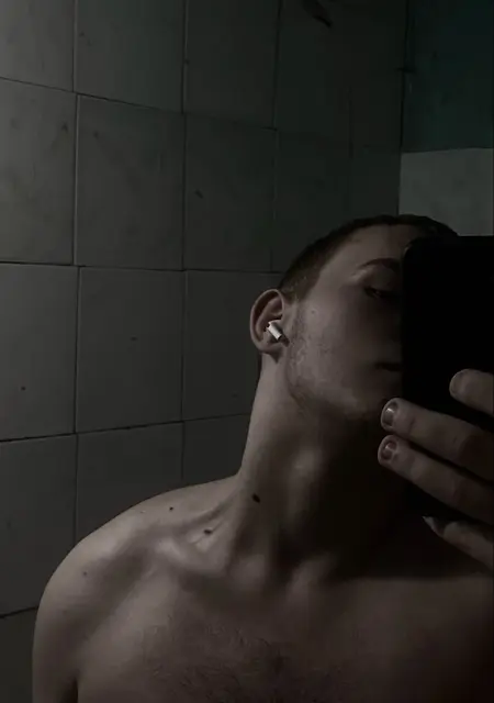 Олег из Мариуполя, ищу на сайте знакомства на одну ночь