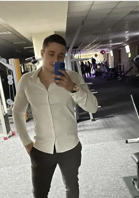 Артур из Мелитополя, ищу на сайте приятное времяпровождение