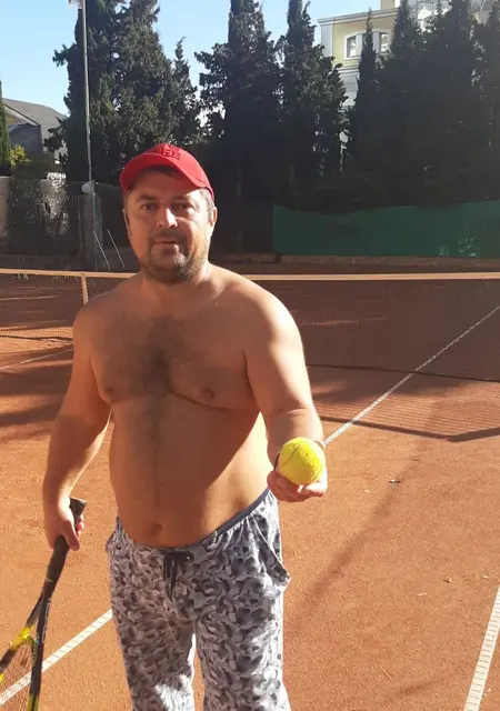 Я Maxim, 40 років з Донецька, шукаю знайомства без зобов'язань