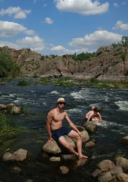 Славик из Первомайска, ищу на сайте постоянные отношения