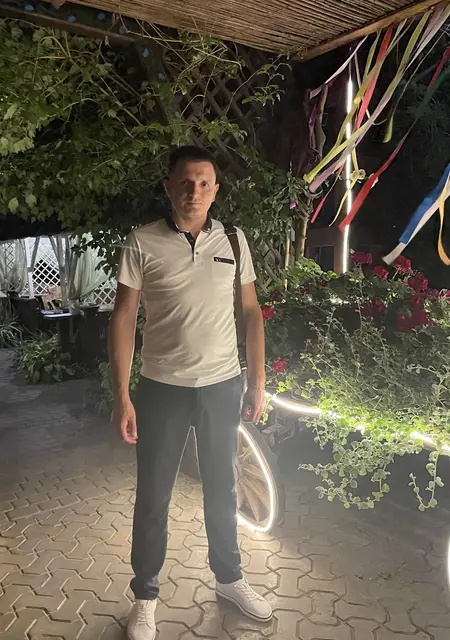 Я Олександр, 34 років з Черкас, шукаю знайомства на одну ніч