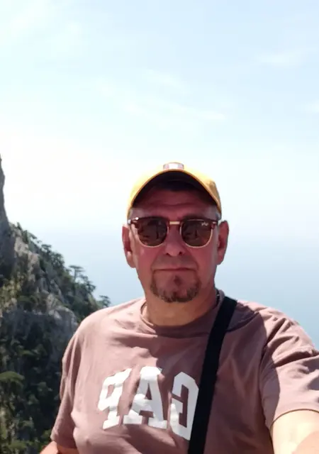 Артур з Донецька, мені 48 років, познайомлюсь без зобов'язань