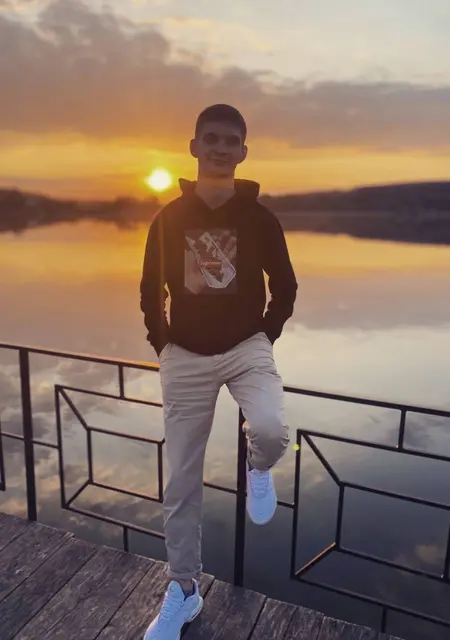 Даня з Кропивницький, шукаю на сайті знайомства на одну ніч