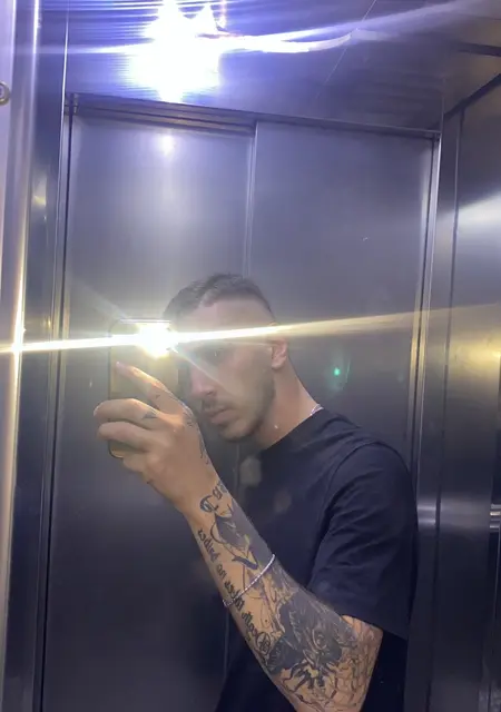 Я Enesgkay, 22, из Бурсы, ищу знакомства без обязательств