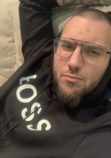 Я Shelbyfcb, 37, из Барселоны, ищу знакомство для приятного времяпровождения