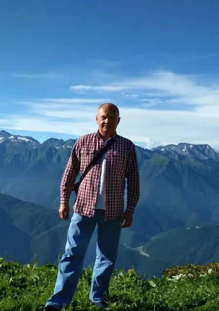 Я Александр, 25 років, знайомлюсь для приємного проведення часу у Горлівці