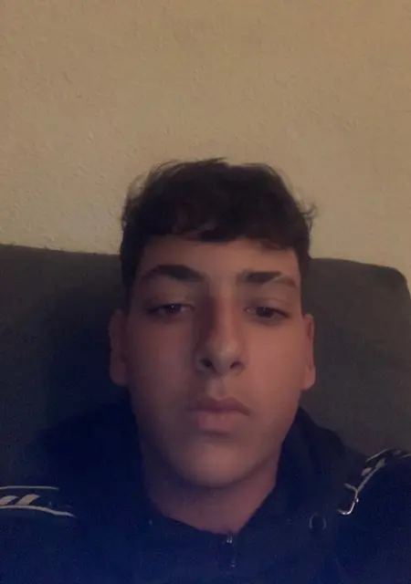 Я Mario, 21, из Гранады, ищу знакомство для общения