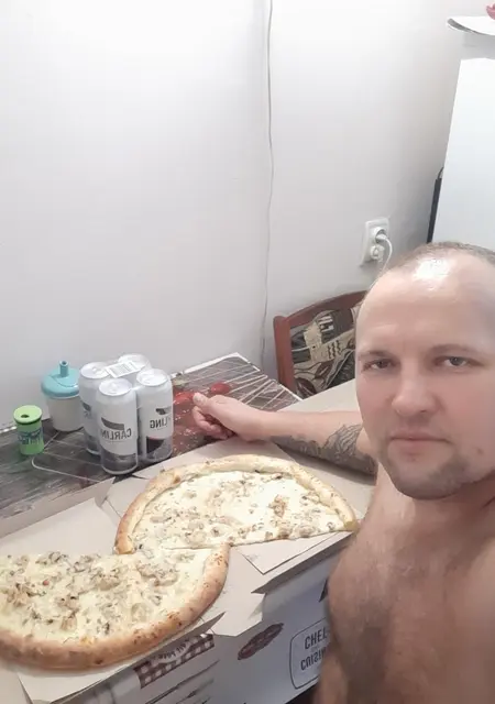 Вова з Павлограда, шукаю на сайті знайомства на одну ніч