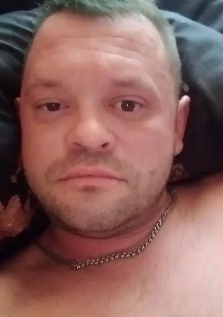 Я Андрей, 39, из Перевальска, ищу знакомства без обязательств