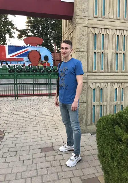 Артём из Харькова, ищу на сайте знакомства на одну ночь