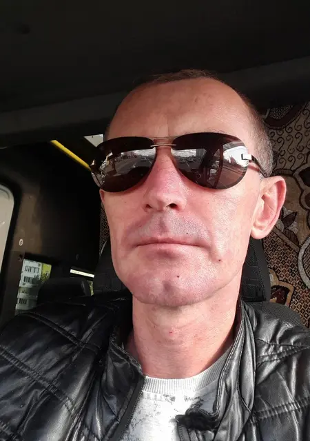 Марик из Мариуполя, ищу на сайте знакомства без обязательств