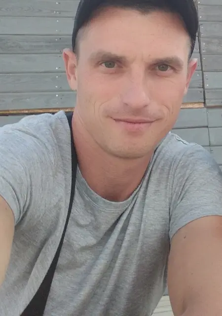 Саша из Мелитополя, ищу на сайте знакомства без обязательств