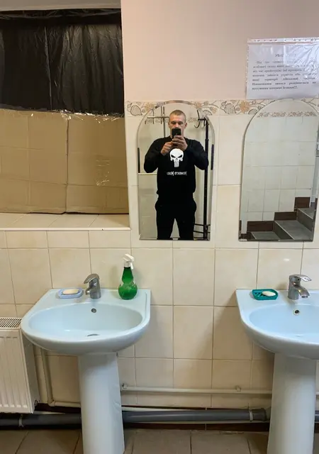 Влад з Нікополя, мені 23 років, познайомлюсь для постійних стосунків