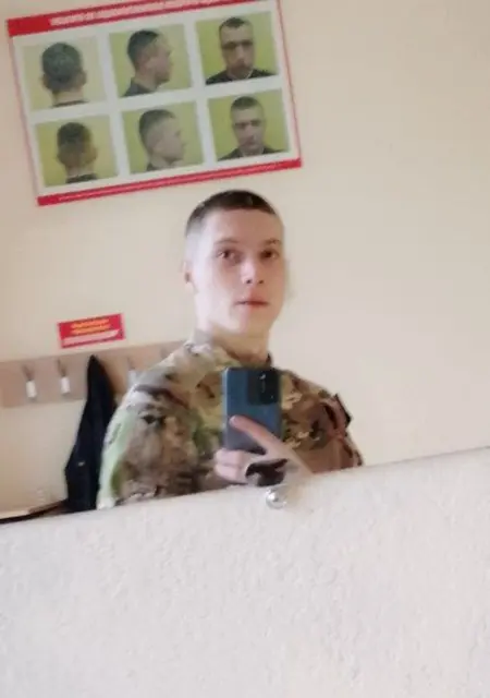 Я Артур, 24, знакомлюсь на одну ночь в Скадовске