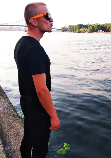 Я Василь, 28 років, знайомлюсь без зобов'язань у Житомире