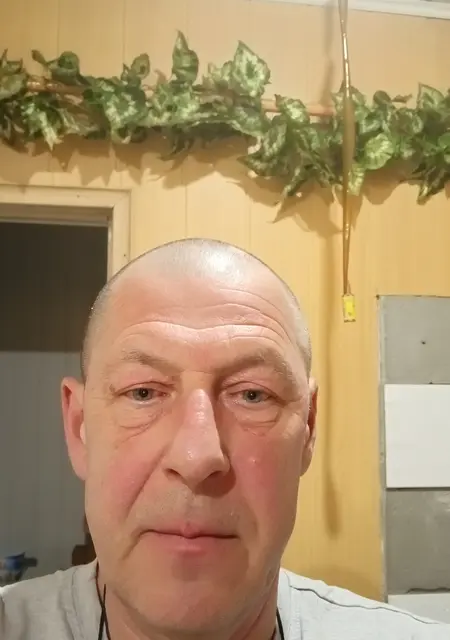 Я Саша, 58, знакомлюсь на одну ночь в Киеве