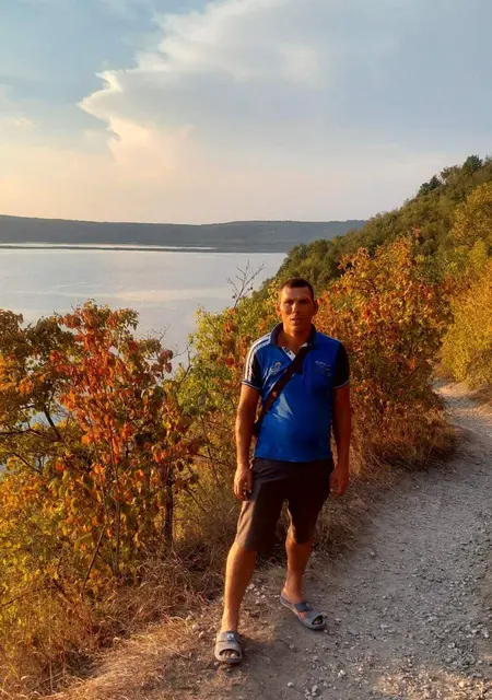 Євген з Чернівців, мені 36 років, познайомлюсь для постійних стосунків