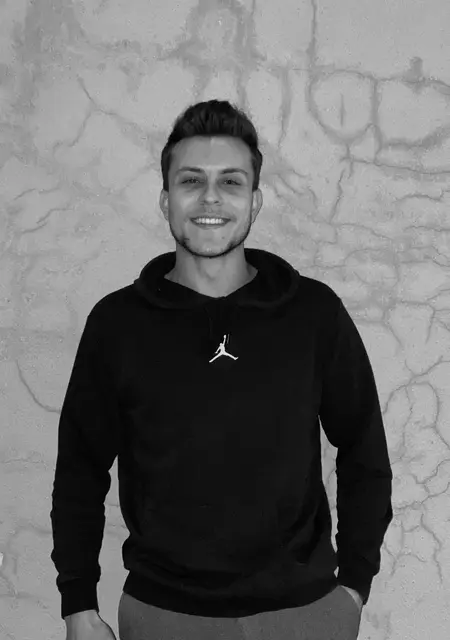 Hasan из Болы, мне 25, познакомлюсь для приятного времяпровождения