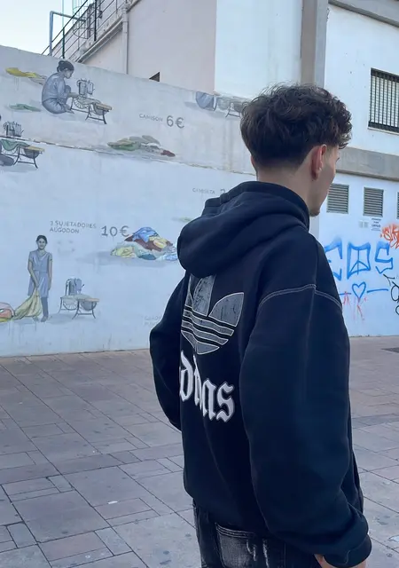 Cameron из Мадрида, ищу на сайте знакомства на одну ночь