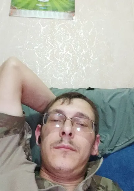 Анатолий из Луганска, ищу на сайте знакомства без обязательств