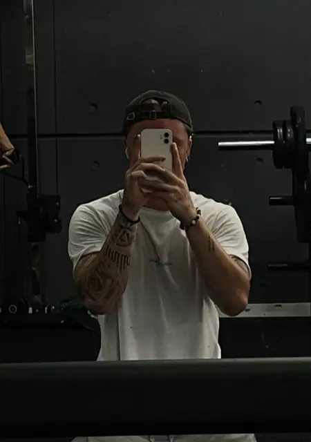 Dani из Валенсии, мне 20, познакомлюсь без обязательств