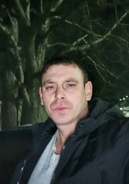 Ваня из Новопскова, мне 35, познакомлюсь без обязательств