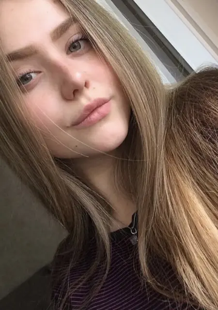 Я Лиза, 25, из Кривого Рога, ищу знакомство для приятного времяпровождения