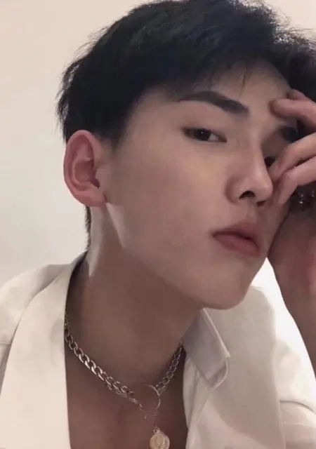 Я Nux, 25, из Буэнос-айреса, ищу знакомства без обязательств