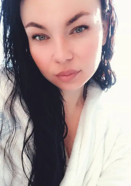 Я Александра, 31, из Киева, ищу знакомство для приятного времяпровождения