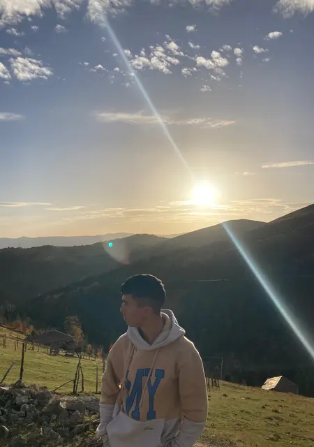 Я Mustafa, 19, из Анкары, ищу знакомство для постоянных отношений