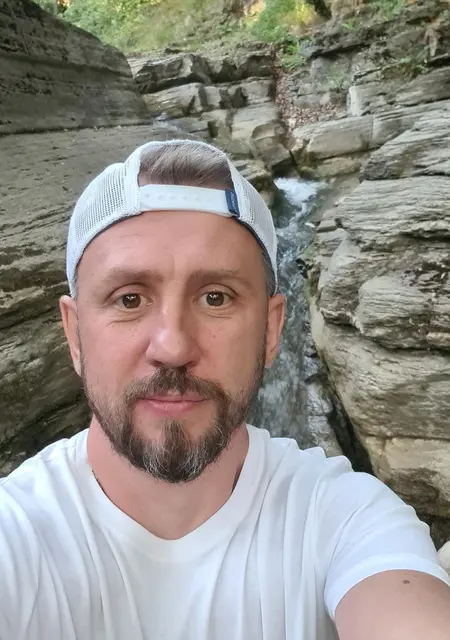 Александр из Черновцов, ищу на сайте знакомства на одну ночь