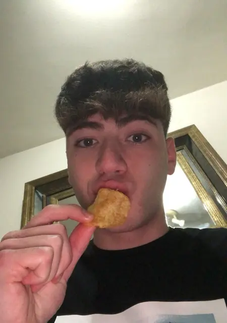 Oscar из Сарагосы, мне 20, познакомлюсь на одну ночь