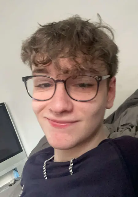 Alex from Sheffield, 21 years old, ready to meet for virtual conversation