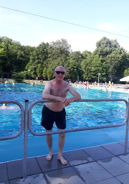 Юрий из Донецка, мне 60, познакомлюсь для приятного времяпровождения