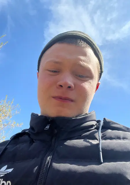 Я Василий, 20, знакомлюсь без обязательств в Донецке