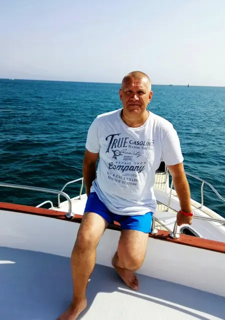 Volodymyr из Львова, мне 57, познакомлюсь для постоянных отношений