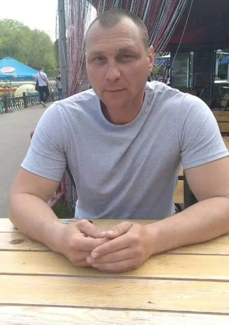 Я Ромка, 46 років, знайомлюсь на одну ніч у Дніпрі